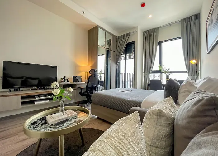 Near Bts L Sukhumvit L Pool And Sauna