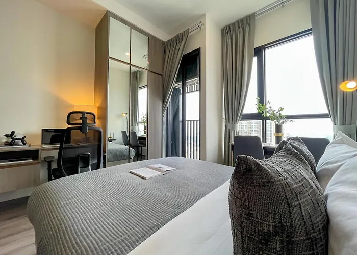 Near Bts L Sukhumvit L Pool And Sauna * 曼谷