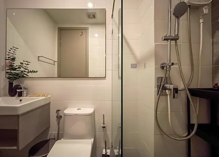 Near Bts L Sukhumvit L Pool And Sauna 公寓 *