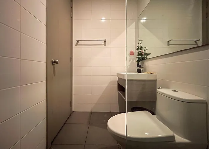 公寓 Near Bts L Sukhumvit L Pool And Sauna 曼谷