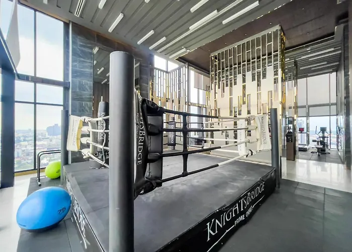 公寓 Near Bts L Sukhumvit L Pool And Sauna 曼谷