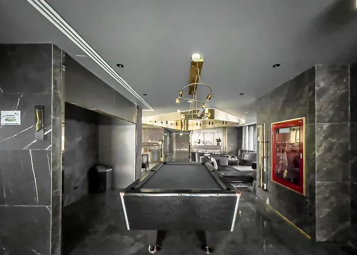 Near Bts L Sukhumvit L Pool And Sauna *