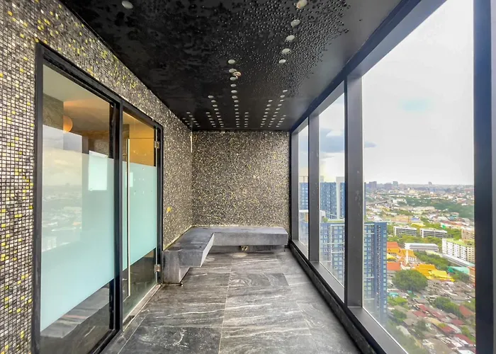 Near Bts L Sukhumvit L Pool And Sauna